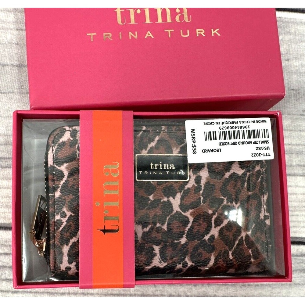 TRINA TURK SMALL ZIP AROUND WALLET - NEW IN‎ GIFT BOX - LEOPARD PRINT